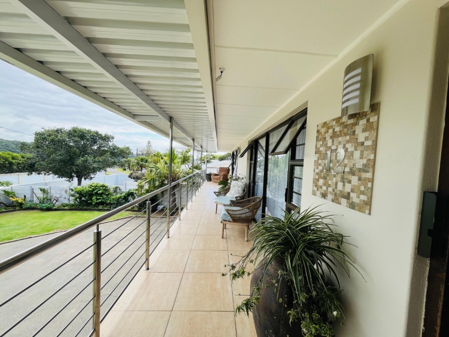 6 Bedroom Property for Sale in Gonubie Eastern Cape